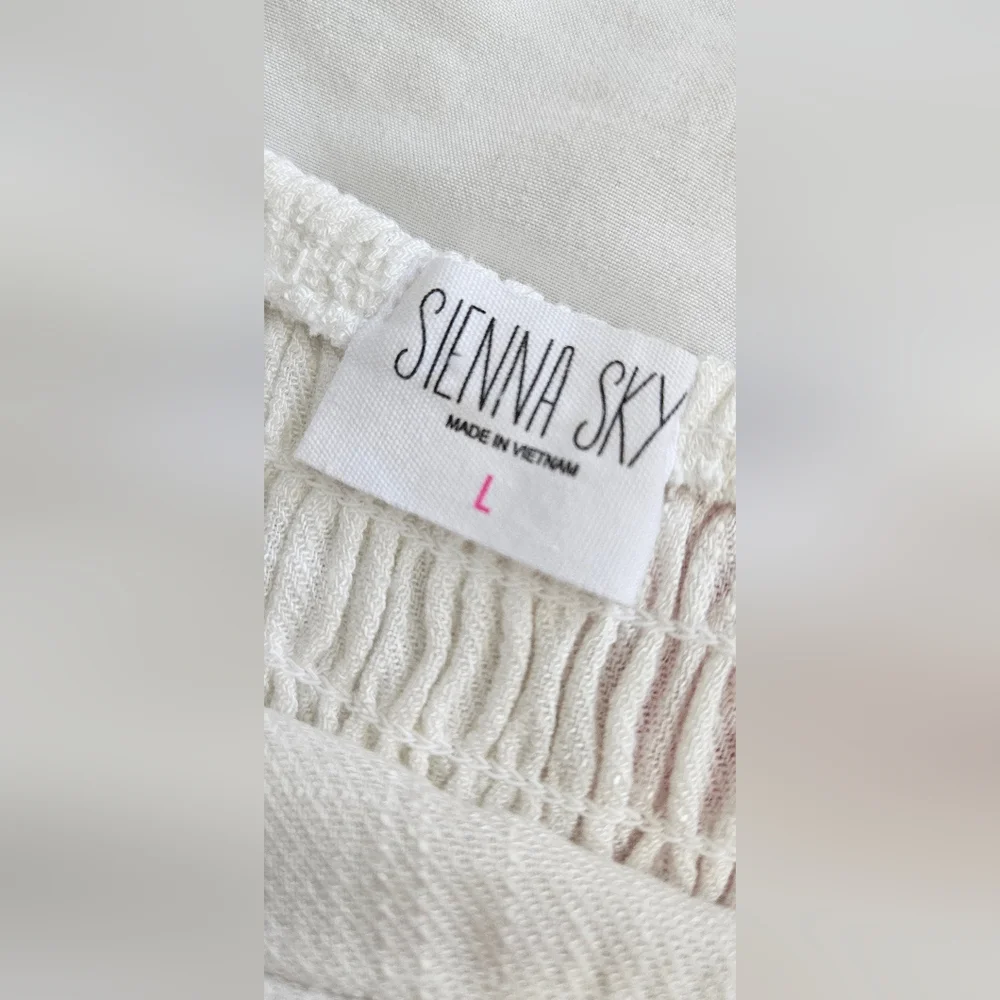 Sienna Sky Elegant Cream Ensemble - Picture 6 of 6